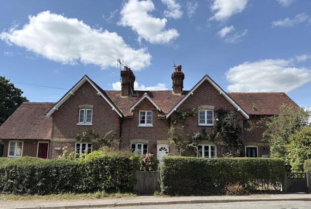 Main image of property: Bodiam TN32 5UH