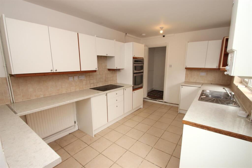 Queen Street, Rushden - View 5