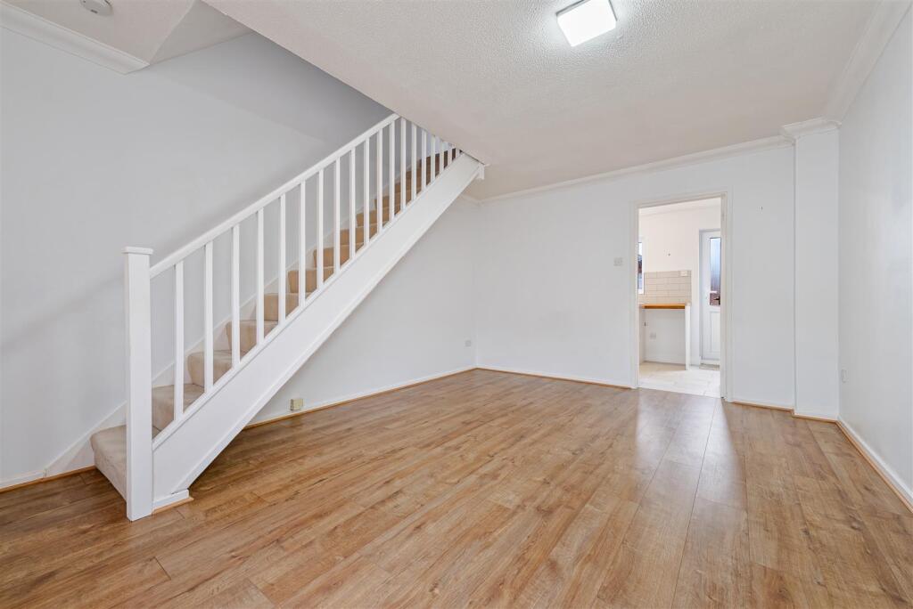 House in Weston-super-Mare, North Worle - More