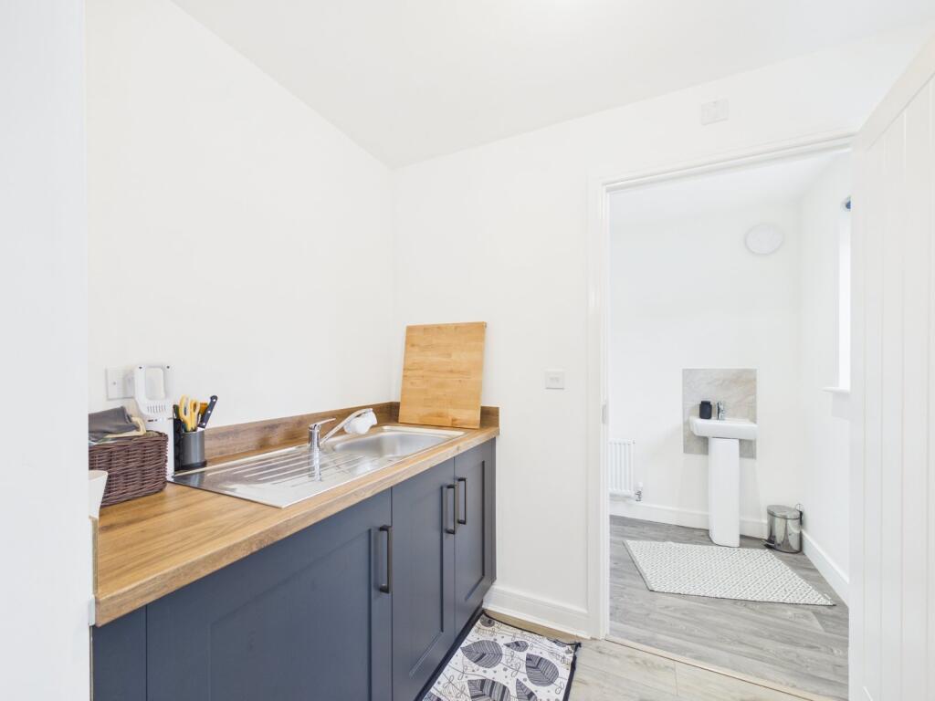 House in Worcester - View 3