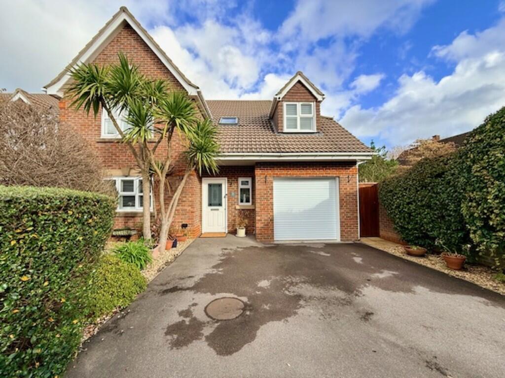 Main image of property: Lawnswood Close, Dibden Purlieu