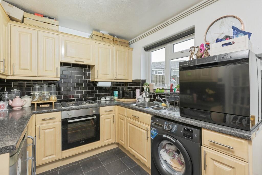 St. Lukes Close, Swanley, Kent, BR8 photo 3
