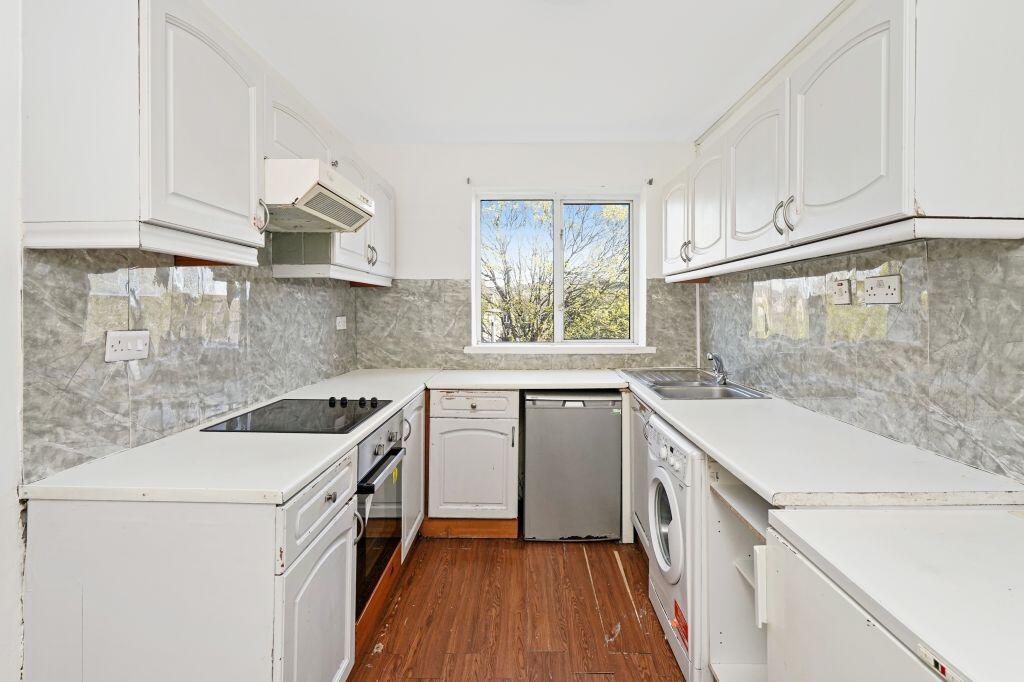 Apartment in Edinburgh, Forrester, Corstorphine - View 3