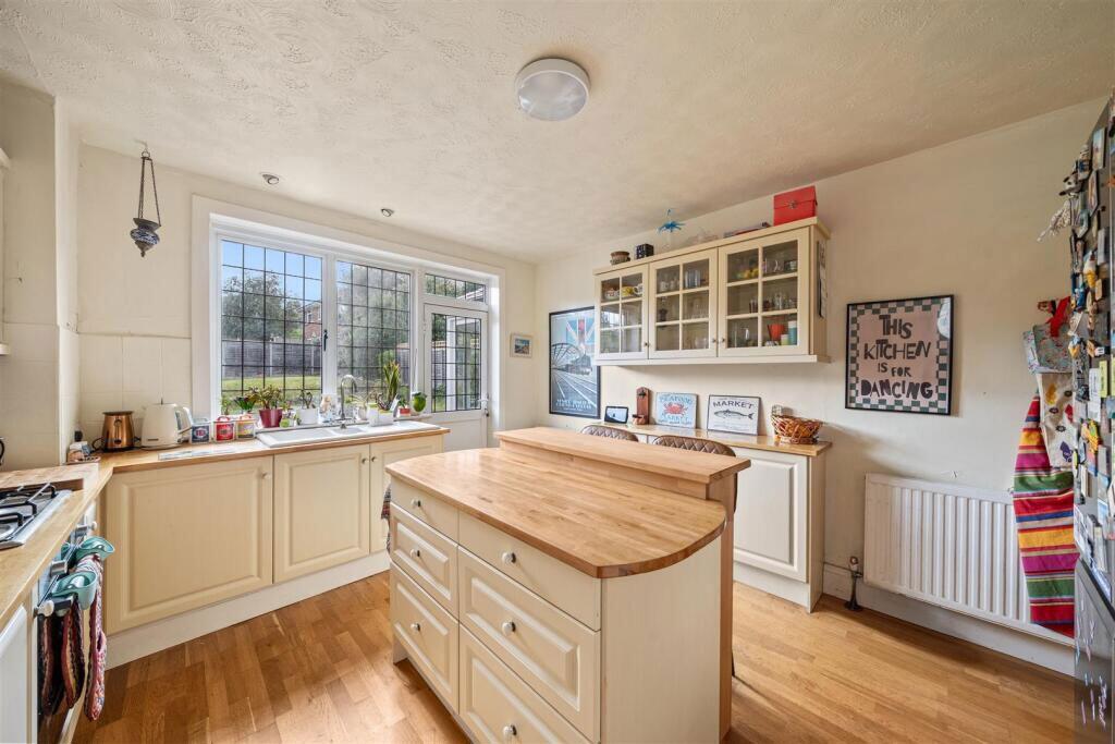 House in Guildford - View 4