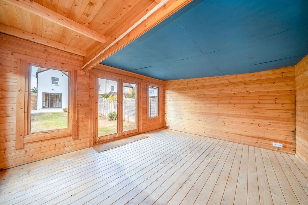 House in Slough, Burnham - More