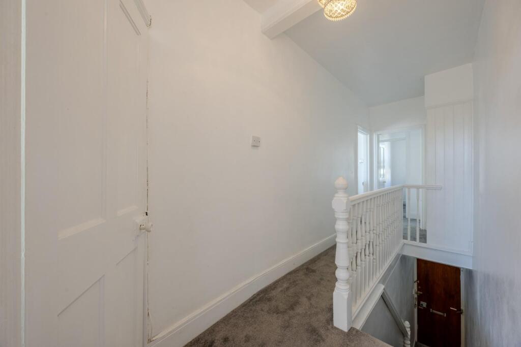 Apartment in Southend-on-Sea - View 4