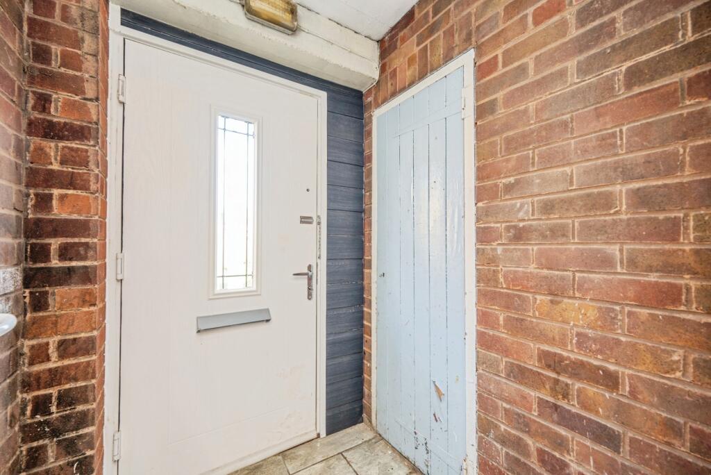Apartment in Tamworth, Staffordshire - View 5