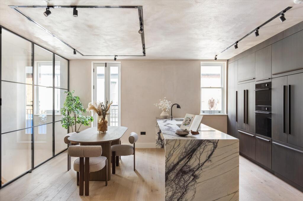 House in London - View 5