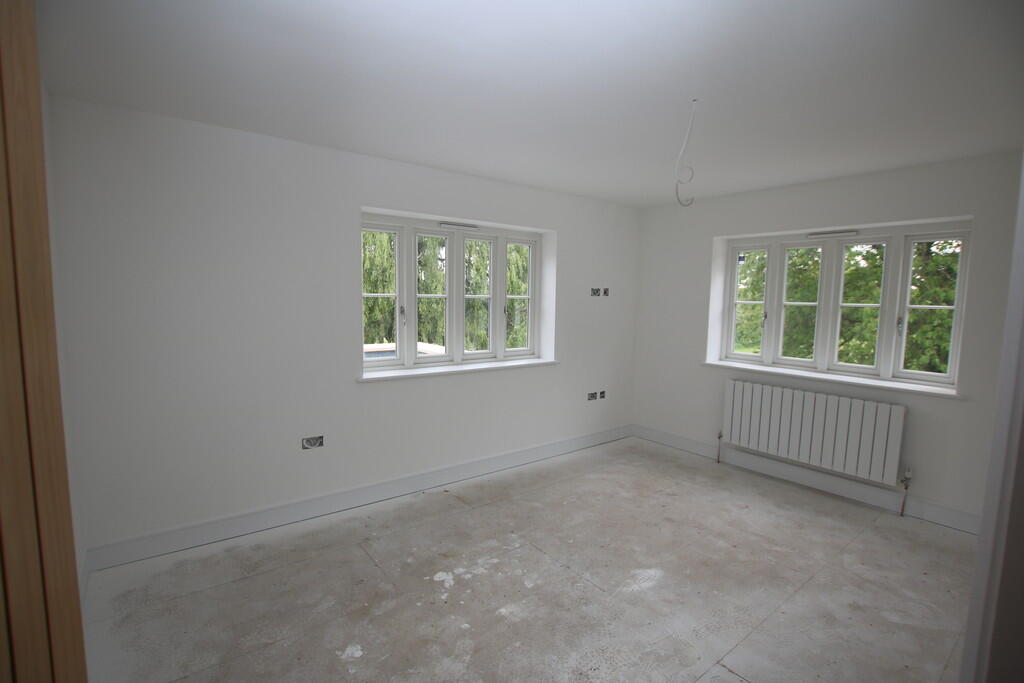 House in Uttlesford, Great Dunmow - More