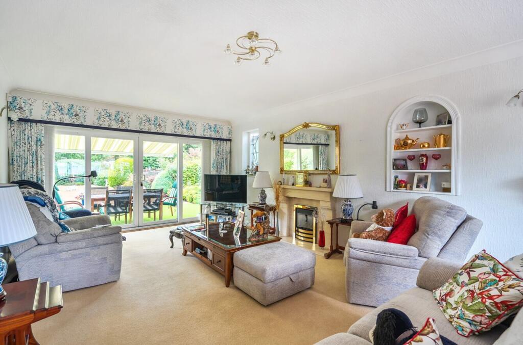 House in Highcliffe-on-Sea, Walkford, Highcliffe and Walkford - More