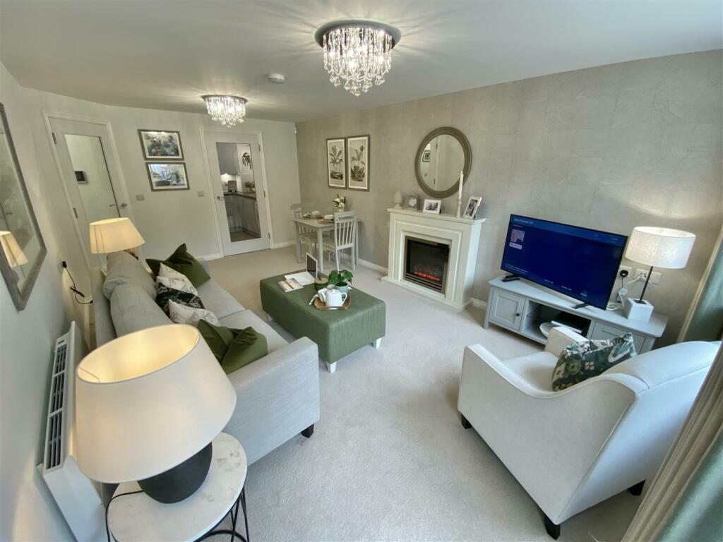 Ford Lodge South Acre Drive , Handforth , Wilmslow , Cheshire , SK9 3HR