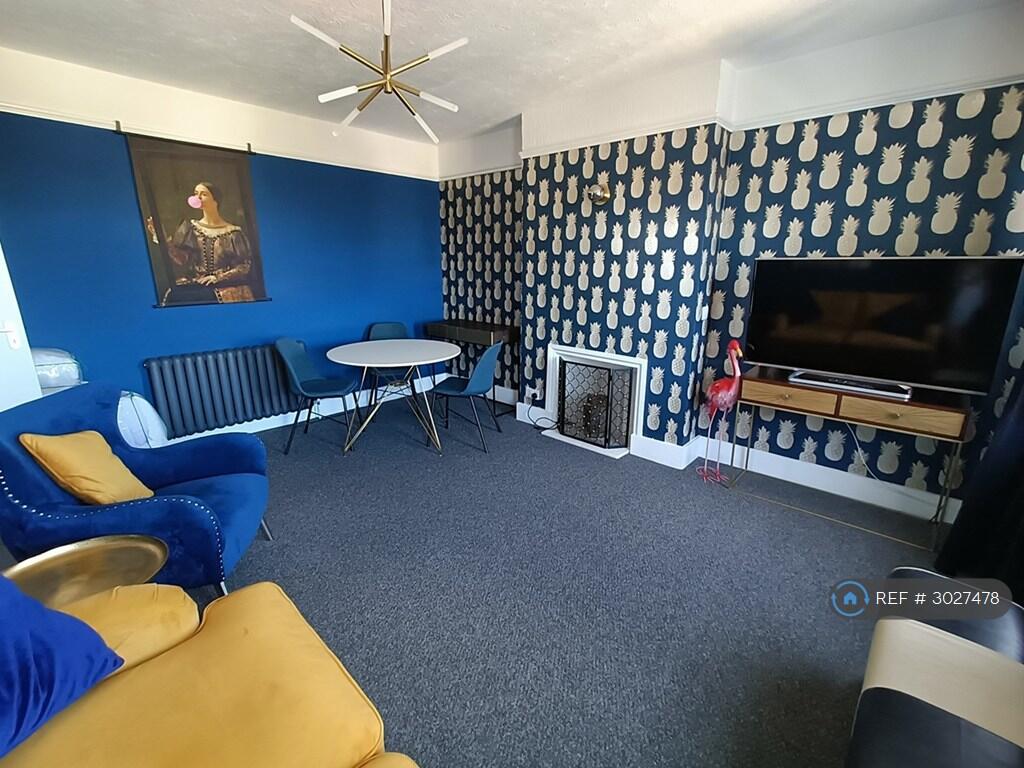 Apartment in Eastbourne, East Sussex - View 5