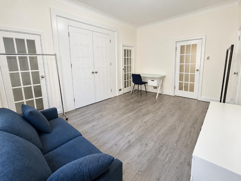 Apartment in London - View 3