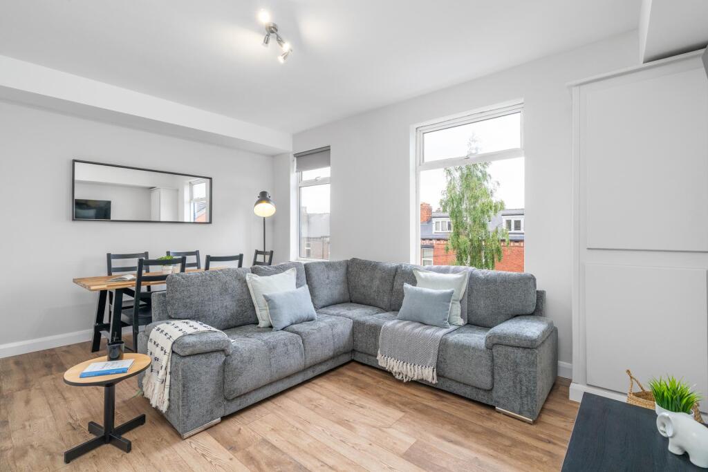 House in Leeds - View 2
