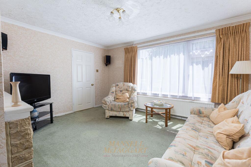 House in Crawley, Gossops Green - View 5