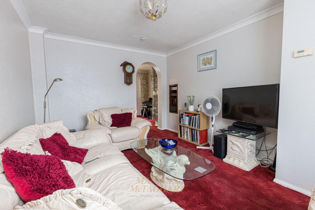 House in Crawley, Broadfield - View 4