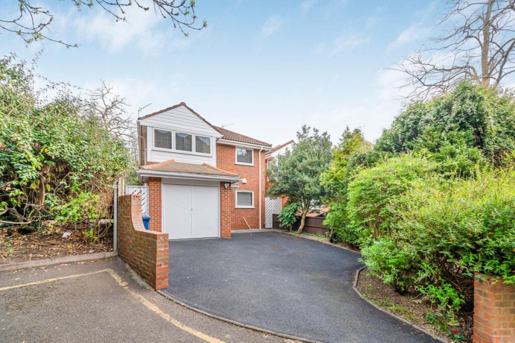 Main image of property: The Avenue, London, N3