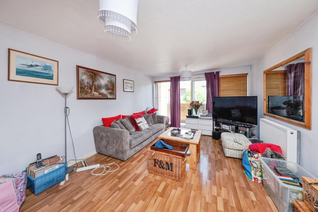 Ramsons Avenue, Milton Keynes, MK14 photo 4