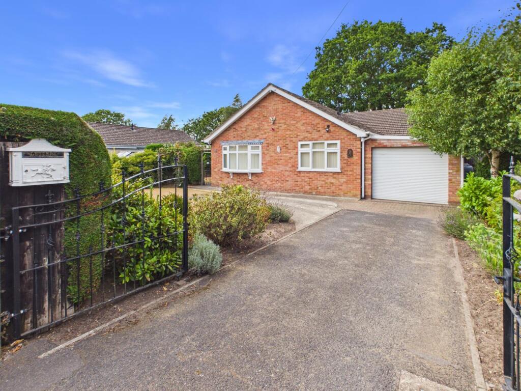 Main image of property: 34 Albany Road, Woodhall Spa