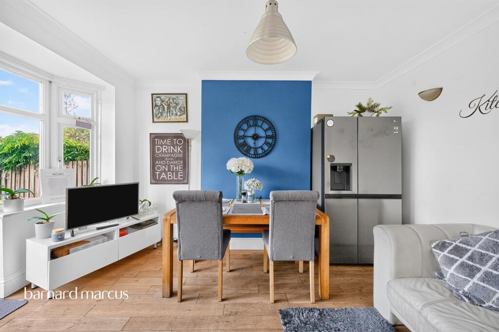 House in London, Royal Borough of Kingston upon Thames - View 5