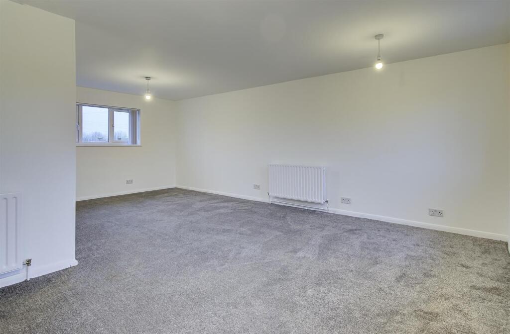 House in Higham Ferrers, North Northamptonshire - More