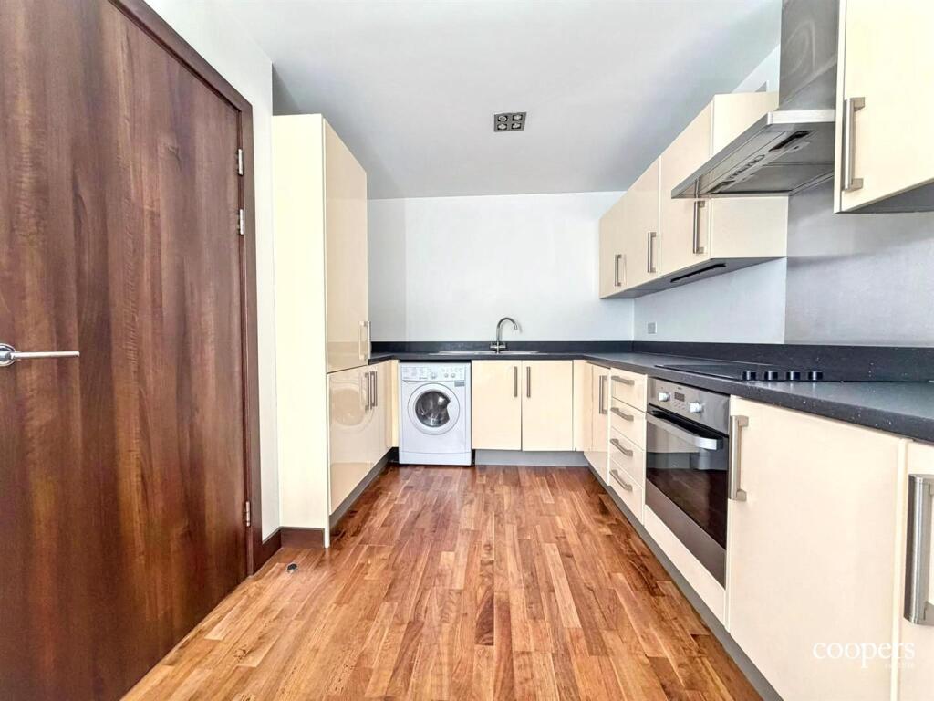 House in Southall - View 4