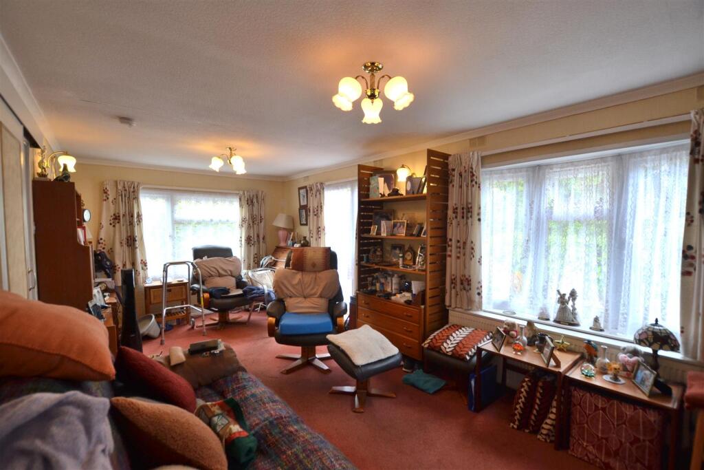 Green Glades, Grange Estate, Church Crookham - View 3