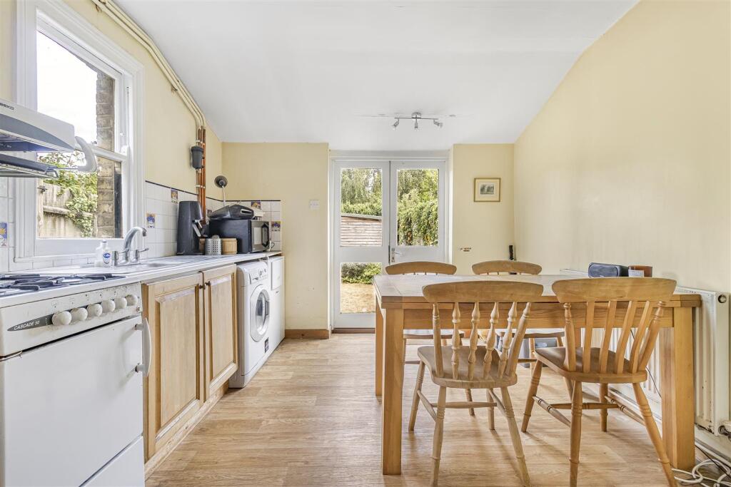House in Cambridge, Petersfield - More