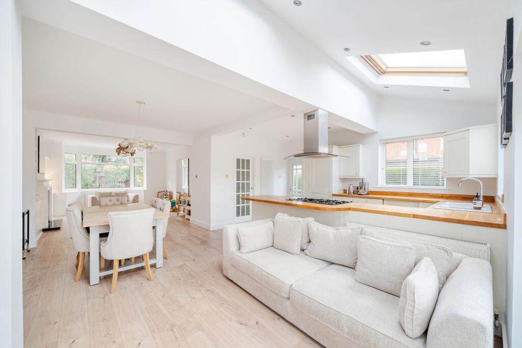 St. Leonards Road, Harrogate, HG2 photo 2
