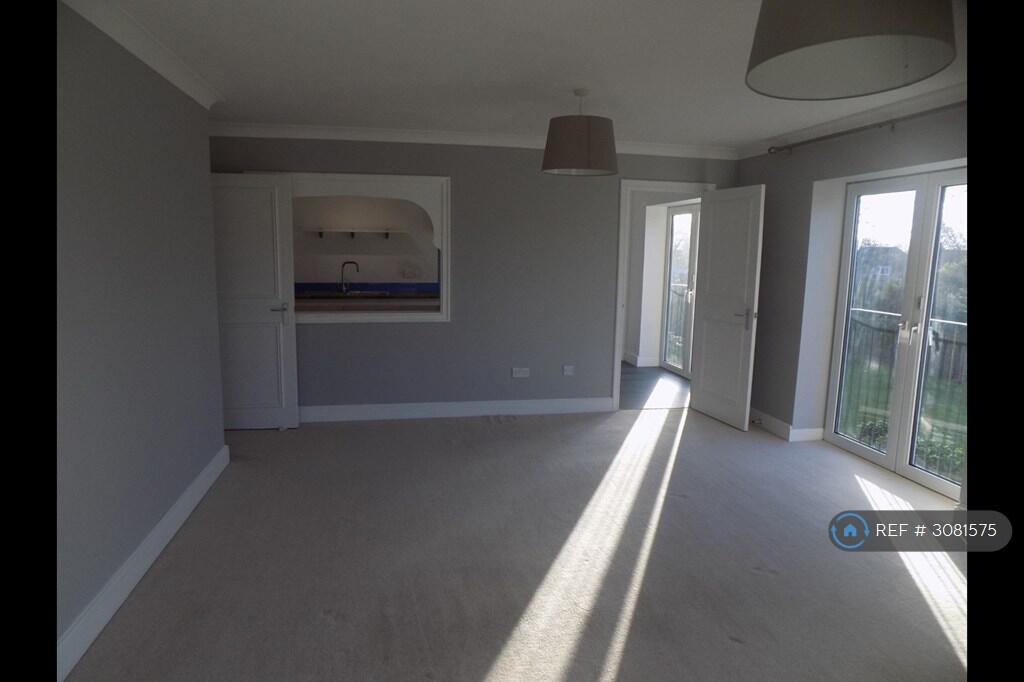 Apartment in Portsmouth - View 3
