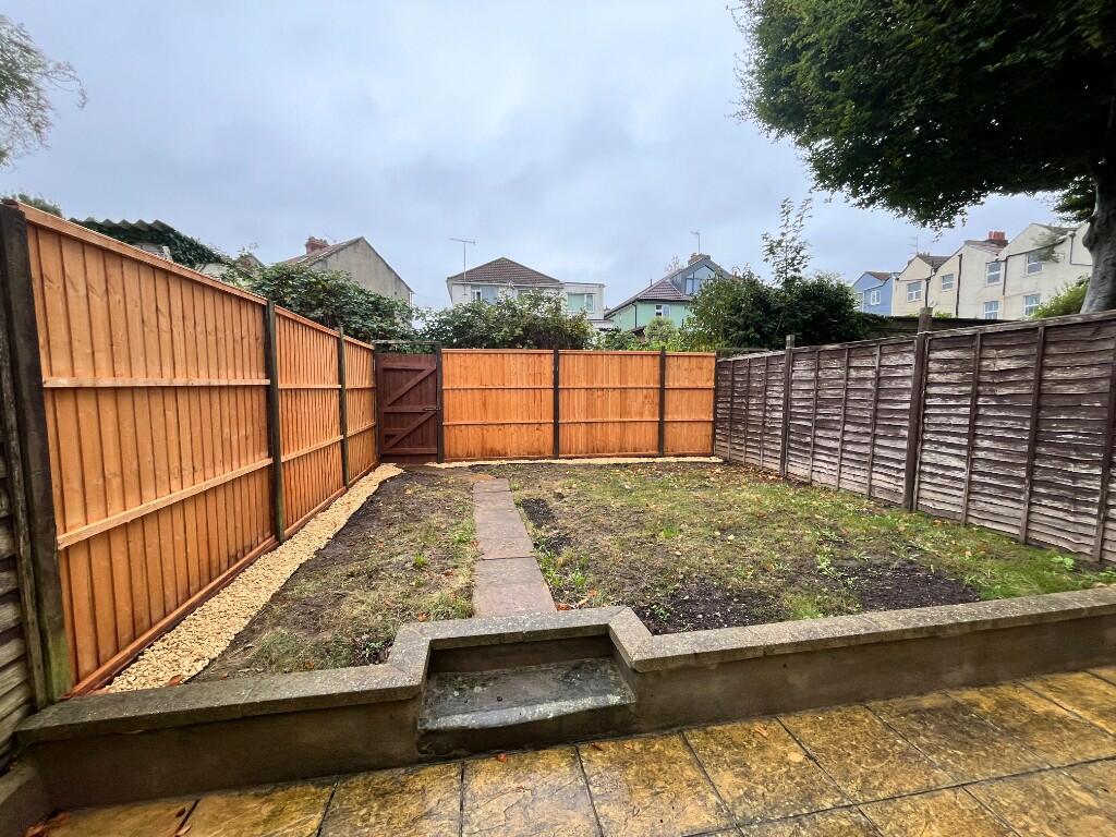 2 bedroom semi-detached house for rent