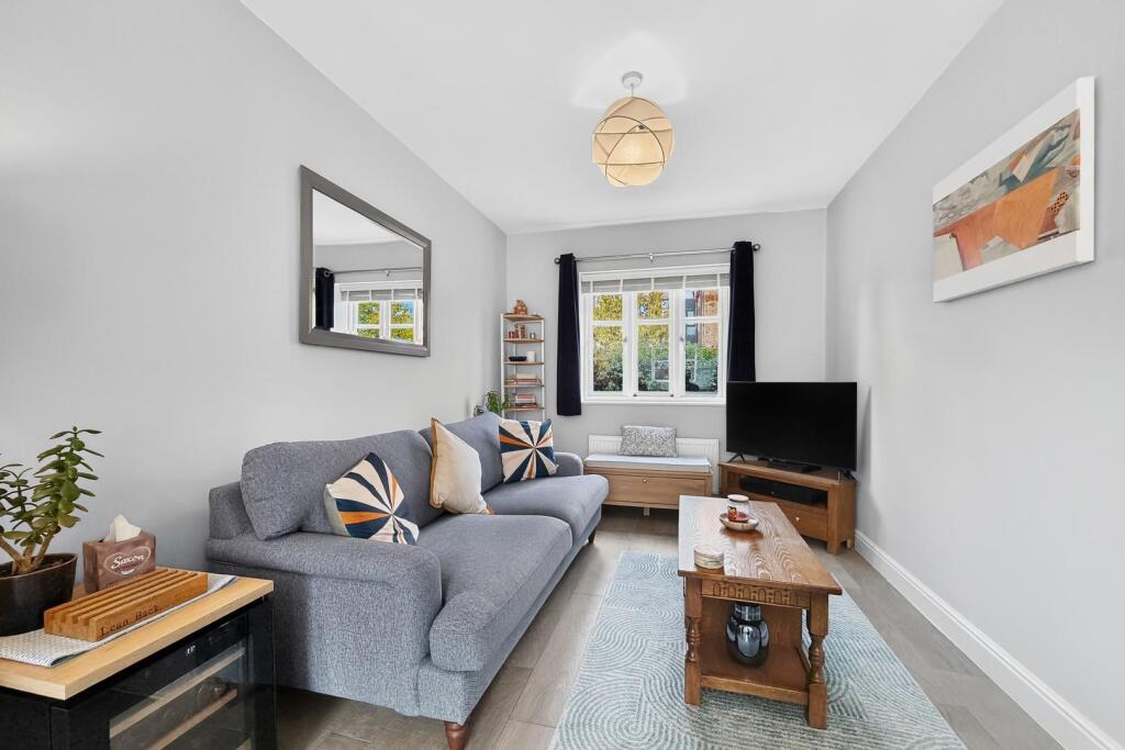 House in Trafford, Broadheath - View 5