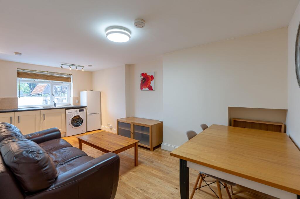 Apartment in Oxford - View 2