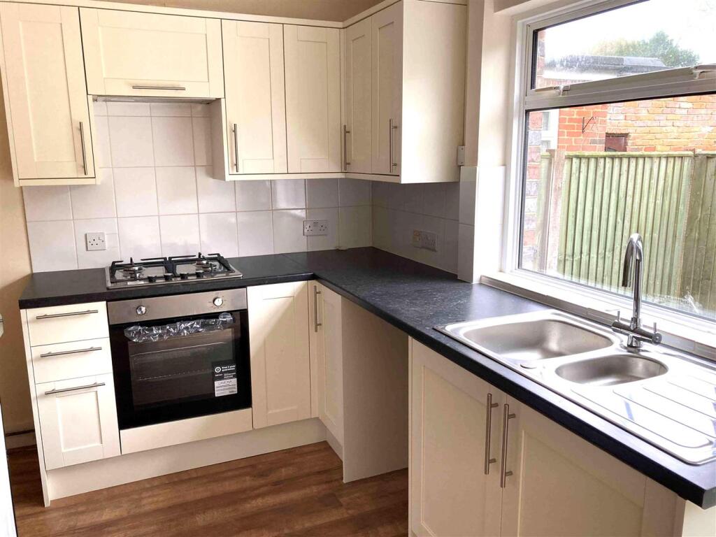 House in Tonbridge - View 3