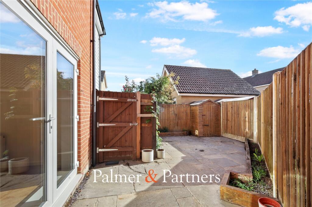 Talavera Crescent, Colchester, Essex, CO2 photo 4