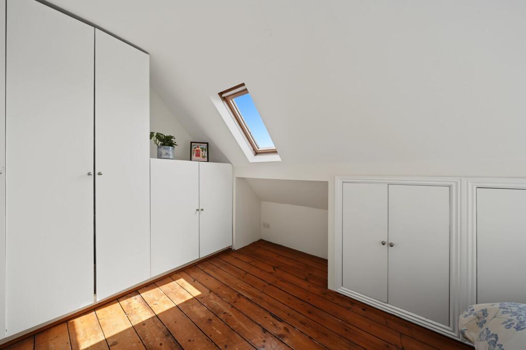 Apartment in London - More