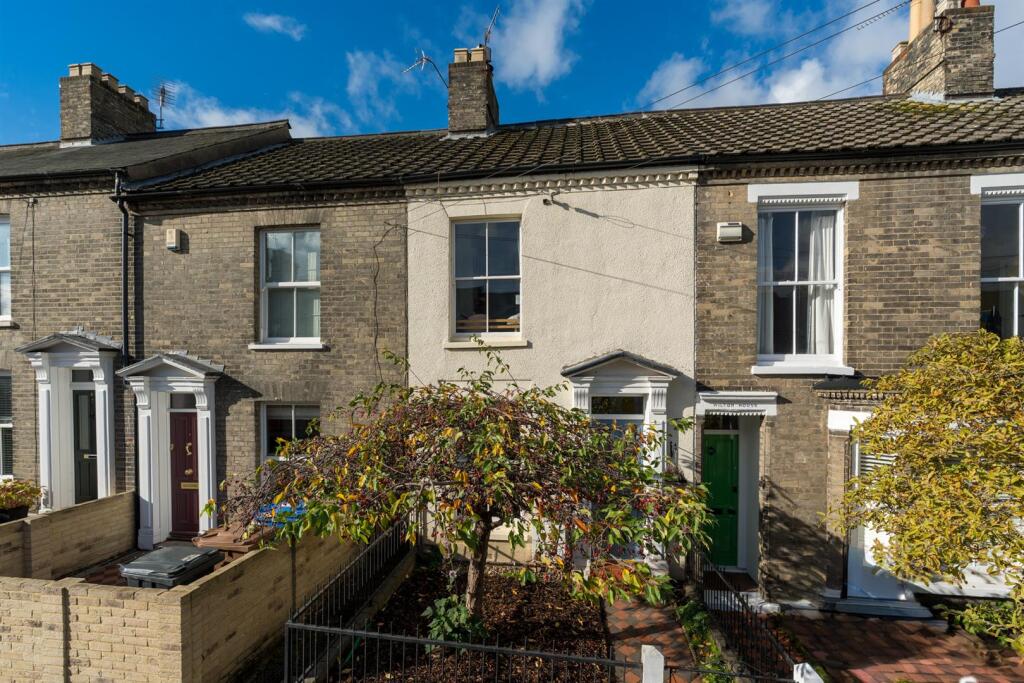 2-bed terraced on Helena Road, Norwich, NR2, £290,000