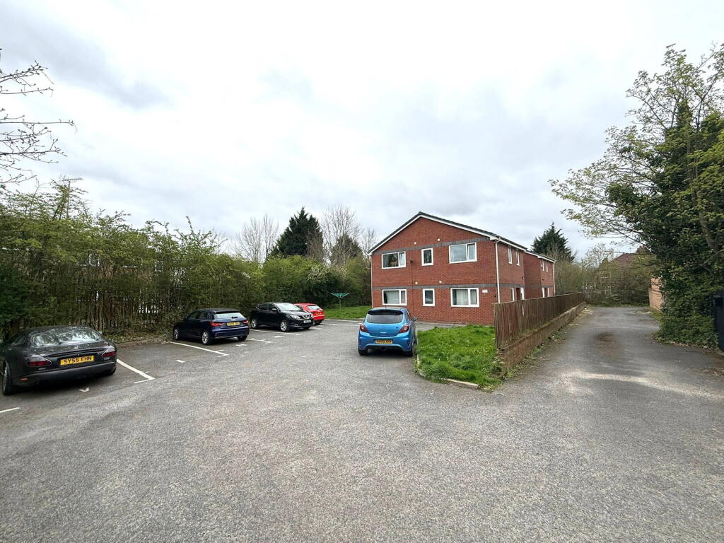 Grosvenor Road, Cheadle Hulme, Cheadle photo 2