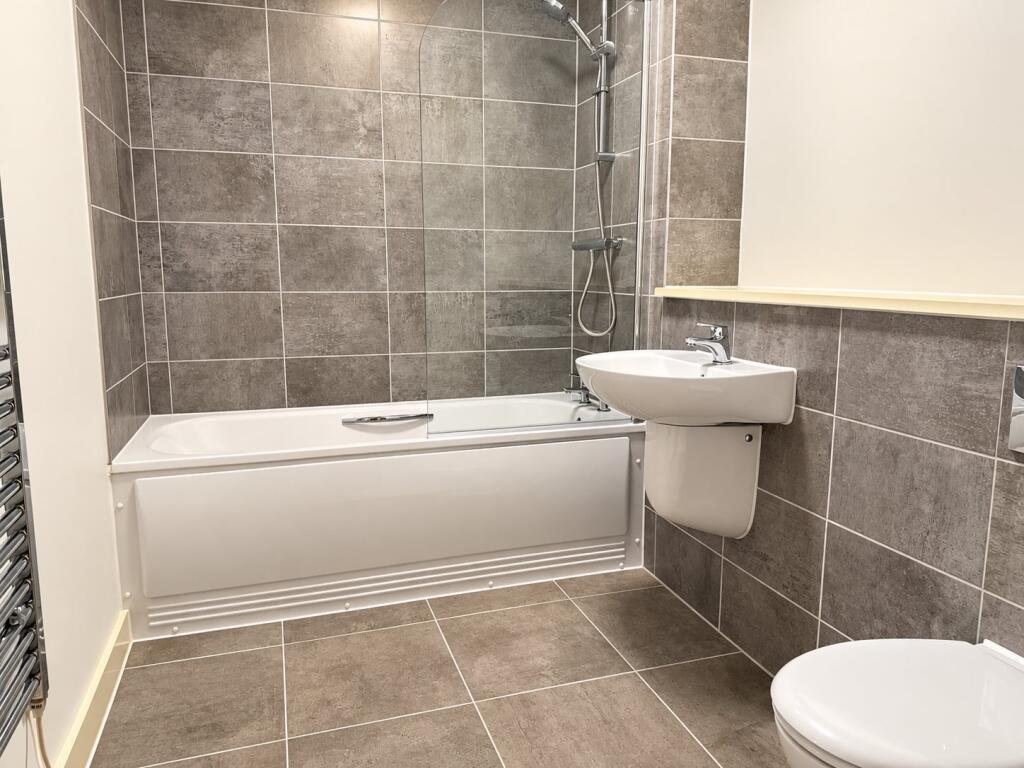 Apartment in Manchester - More