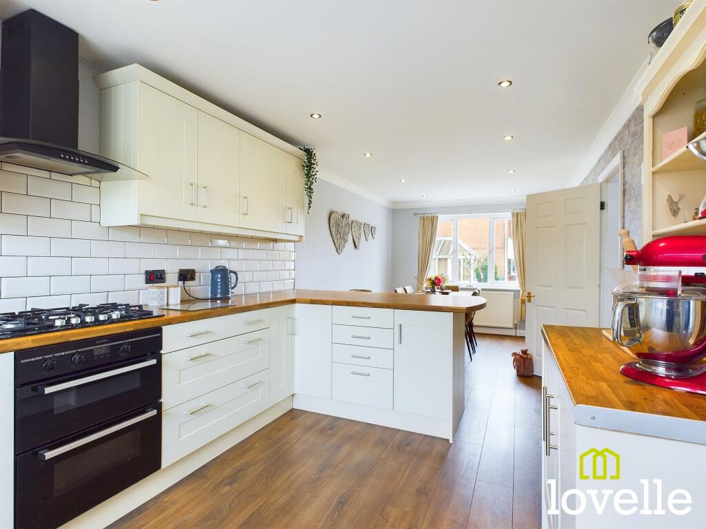 Main image of property: Manor Garth, Skidby, HU16