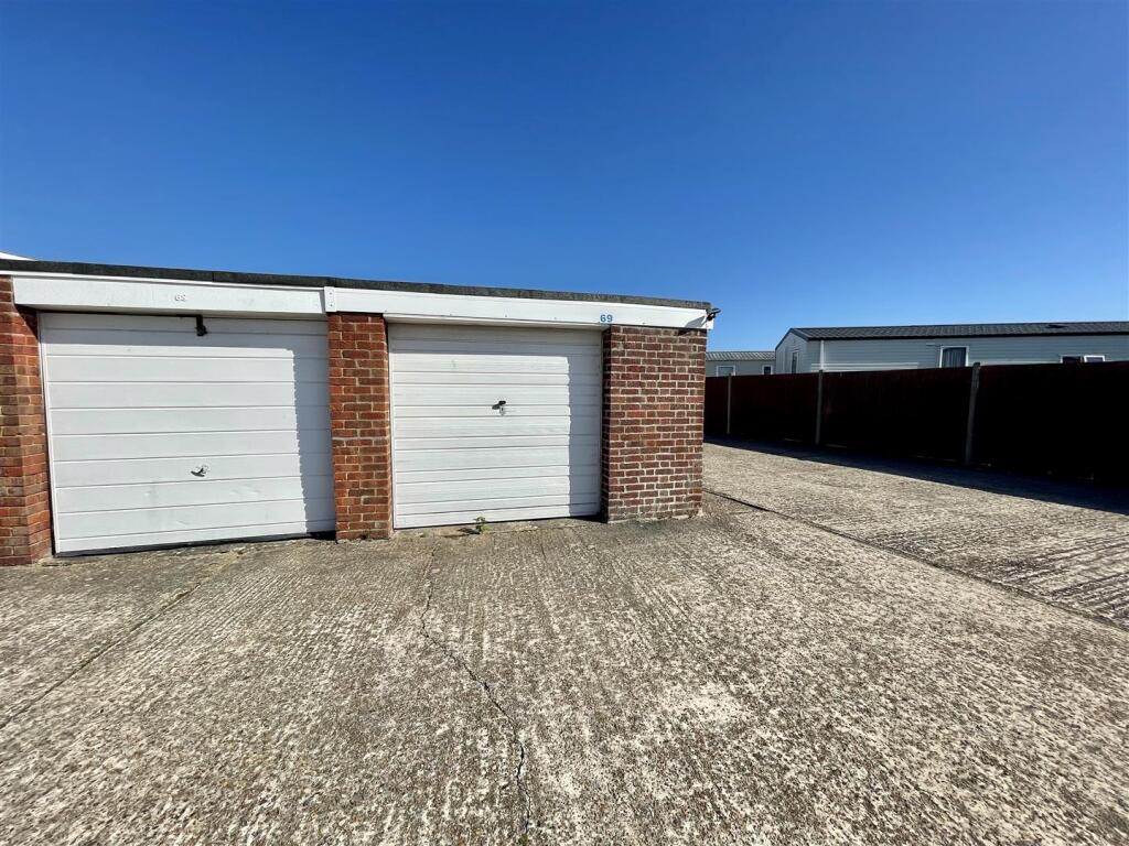 Timberlaine Road, Pevensey Bay photo 4