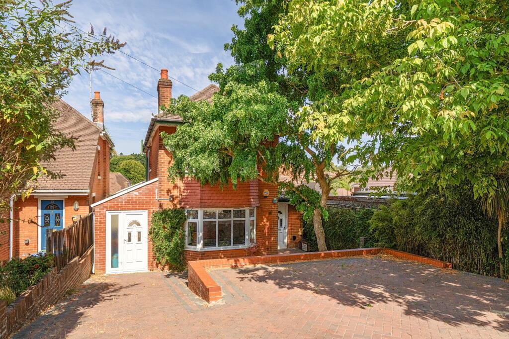 Main image of property: Glenfield Crescent, Southampton, SO18