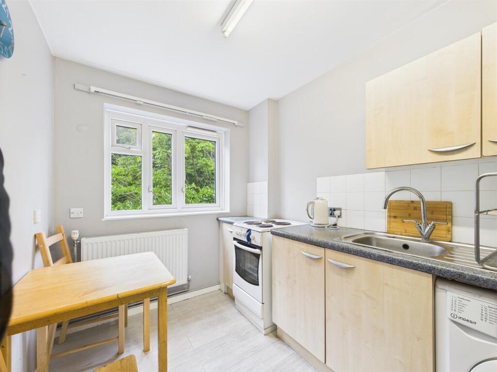 Apartment in London - View 5