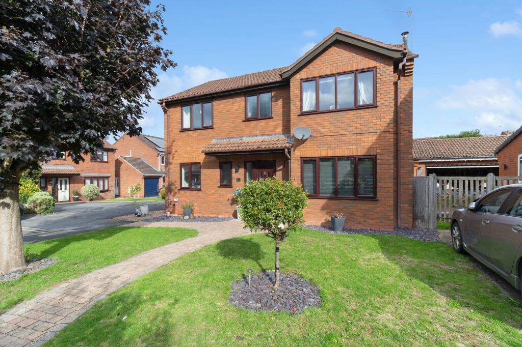 4-bed detached on Crane Drive, Worcester, WR2, £475,000