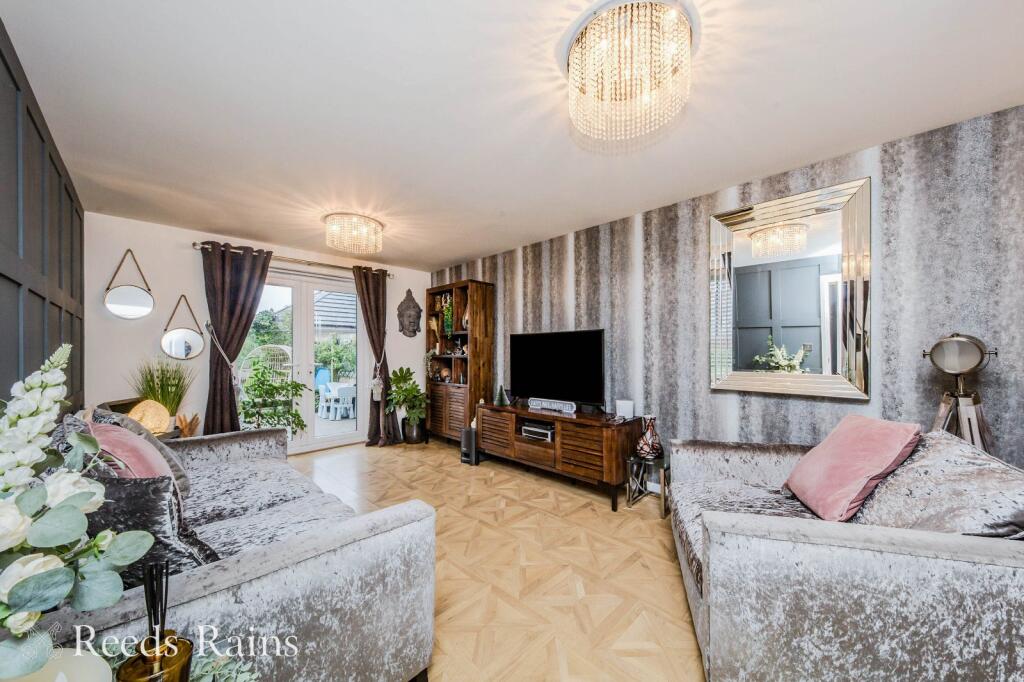 Juniper Avenue, Somerford, Congleton, Cheshire, CW12 photo 3