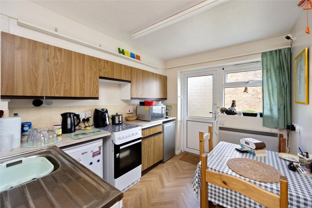 Elm Grove, Lancing, West Sussex, BN15 photo 4