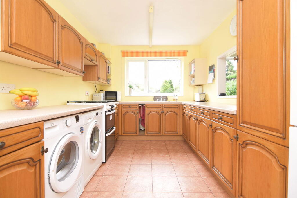 Grimston Road, South Wootton photo 2