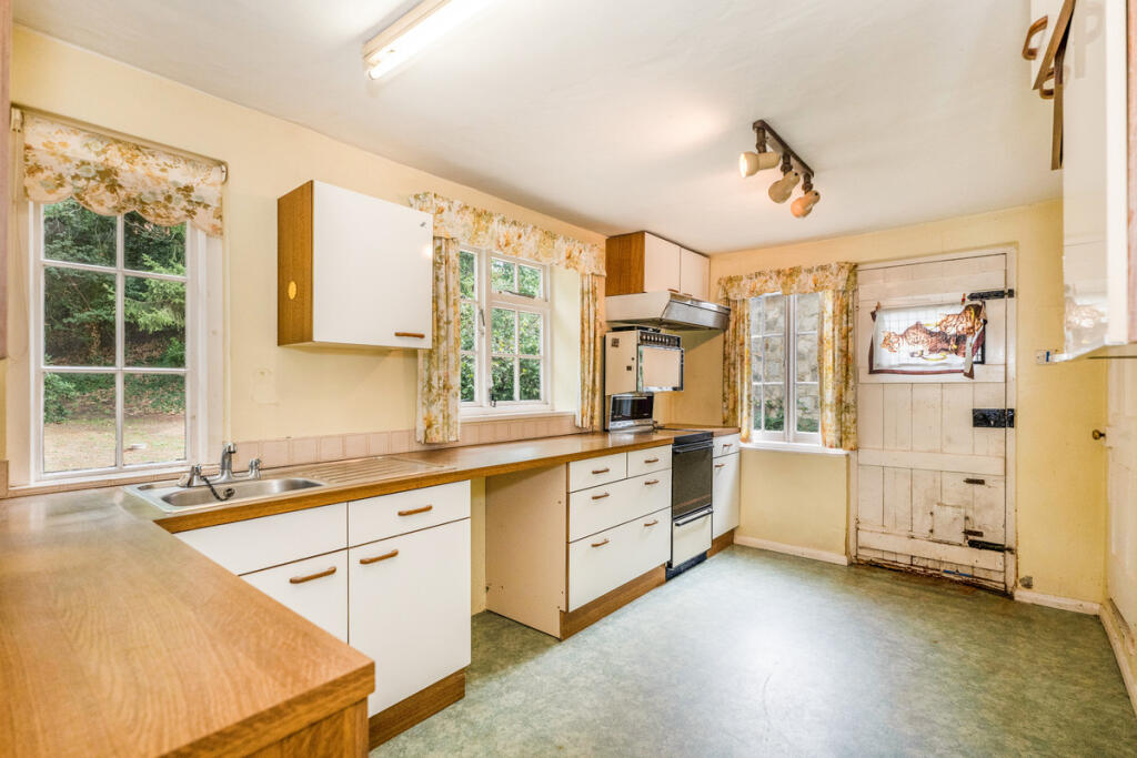 House in Horsham, Coldwaltham - View 3