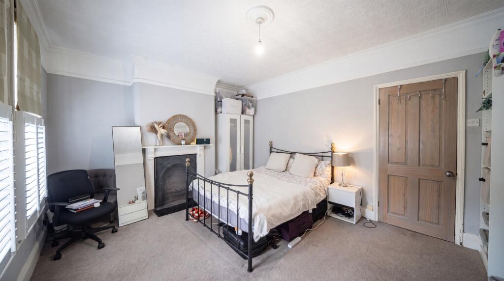Charnwood Grove, West Bridgford, Nottingham, Nottinghamshire, NG2 - More