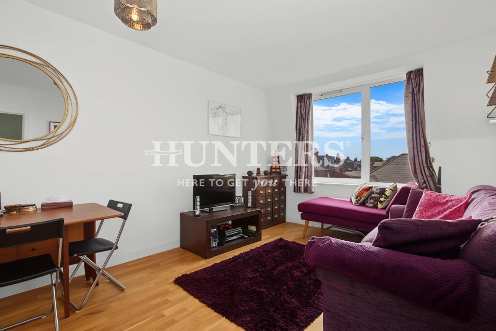 Main image of property: Oak Grove, Cricklewood, London, NW2
